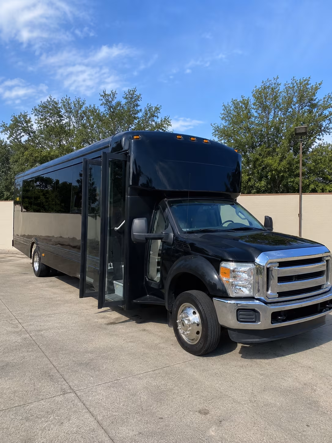 augusta 20 passenger party bus