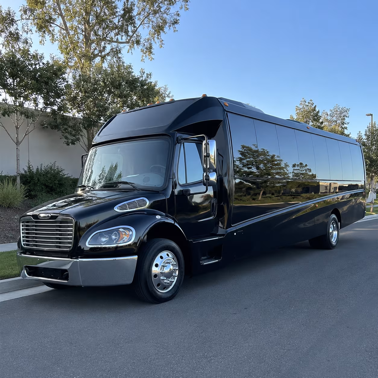 augusta 28 passenger minibus